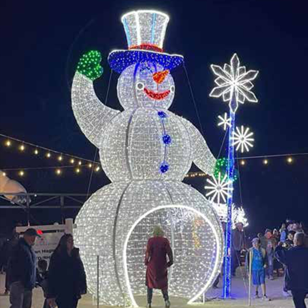 22' Walk In Snowman