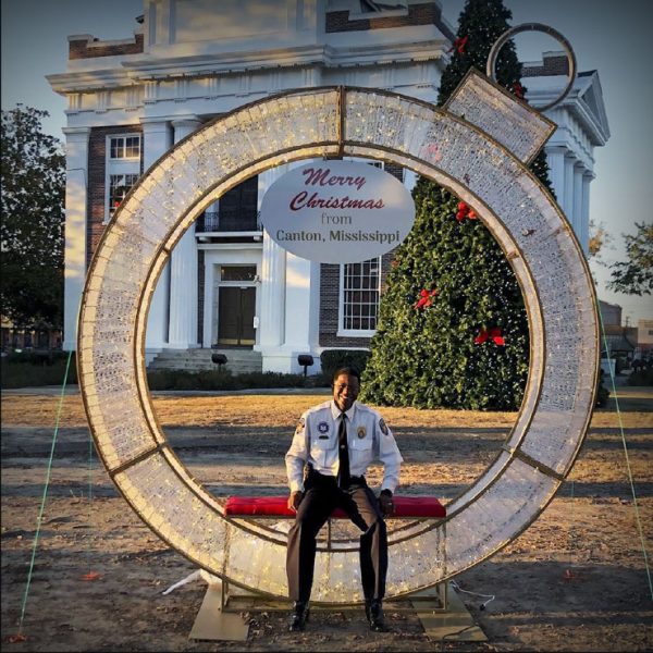 Tall Gold Ornament Ring with built in bench, 10 ft.