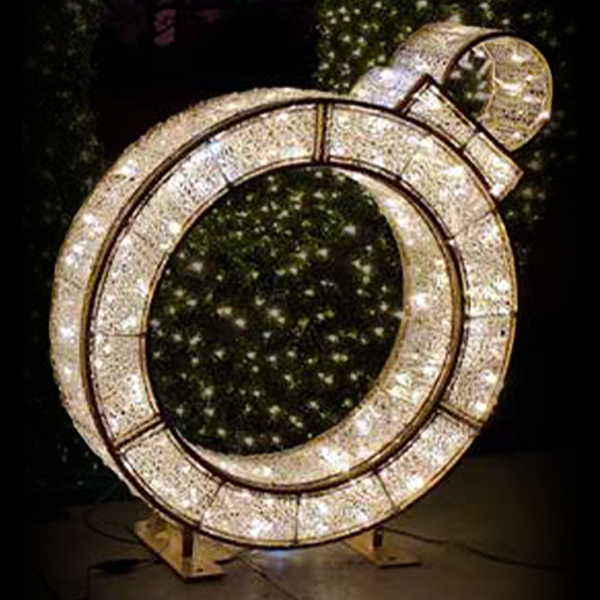 Majestic Ornament